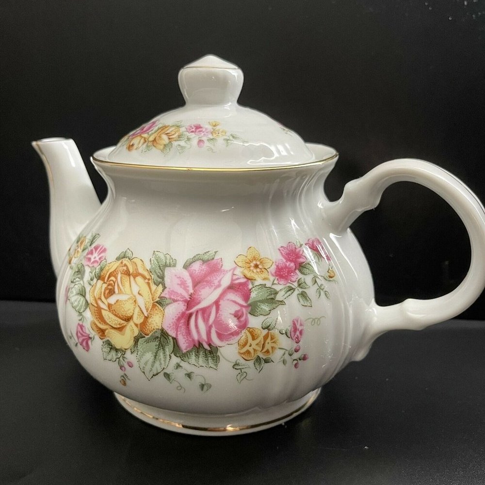 Vintage 6 Cup English Elegance Fine Porcelain Rose